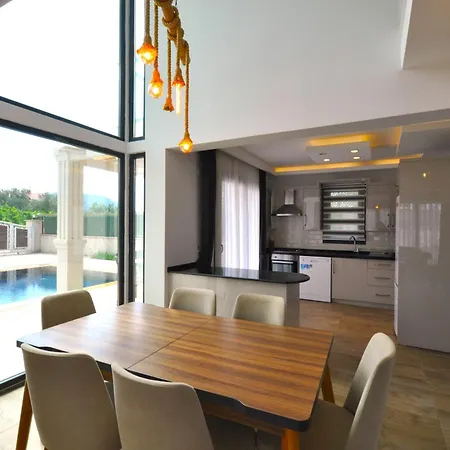 Splendid Villa *